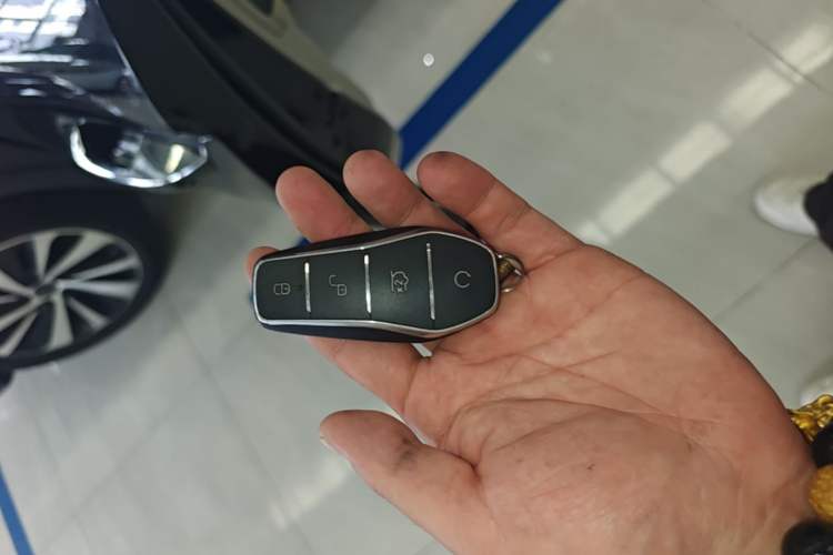 Used BYD Song PLUS New Energy 2023 Champion Edition DM-i 110KM Flagship PLUS Vehicle Key