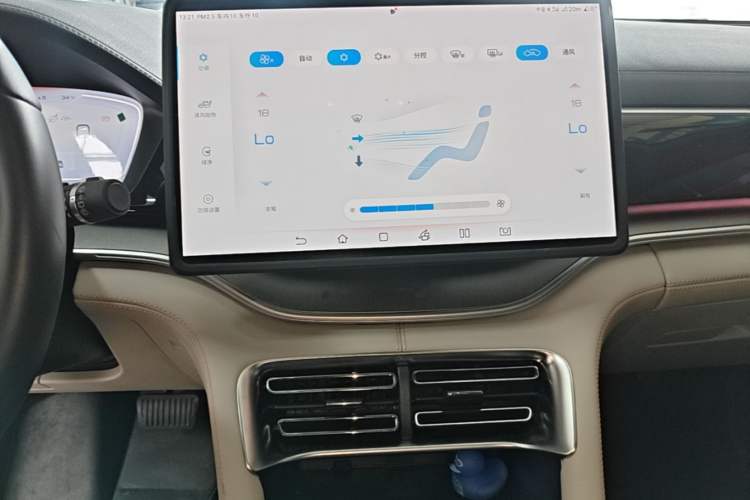 Used BYD Song PLUS New Energy 2023 Champion Edition DM-i 150KM Flagship PLUS 5G Audio And AC Panel