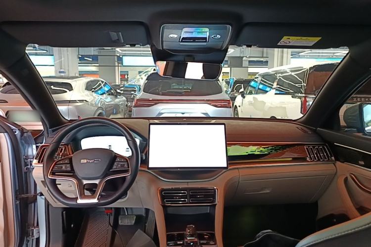 Used BYD Song PLUS New Energy 2023 Champion Edition EV 605KM Flagship PLUS Center Console