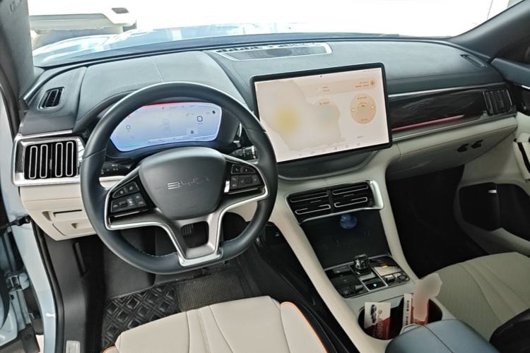 Used BYD Song PLUS New Energy 2023 Champion Edition DM-i 150KM Flagship PLUS 5G Center Console