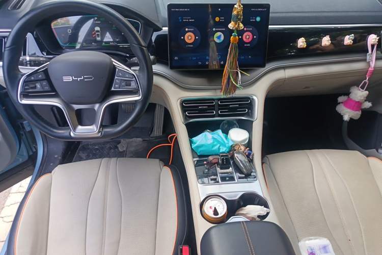 Used BYD Song PLUS New Energy 2023 Champion Edition DM-i 110KM Flagship PLUS Center Console