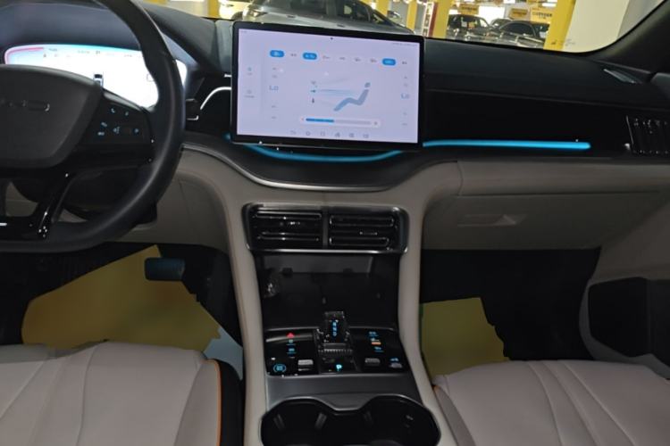 Used BYD Song PLUS New Energy 2023 Champion Edition EV 520KM Prestige Model Center Console