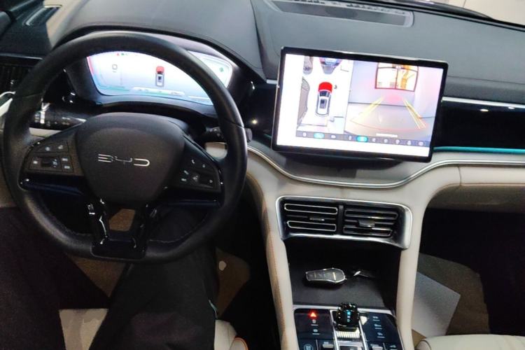 Used BYD Song PLUS New Energy 2023 Champion Edition EV 520KM Prestige Model Center Console
