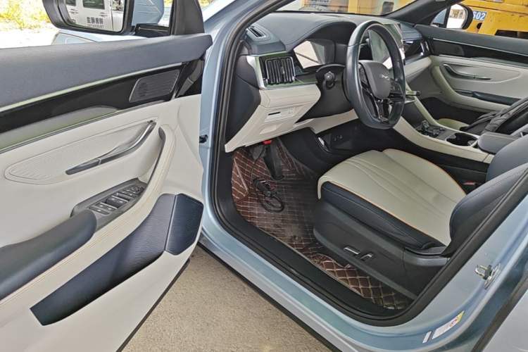 Used BYD Song PLUS New Energy 2023 Champion Edition EV 520KM Luxury Model Driver Seat