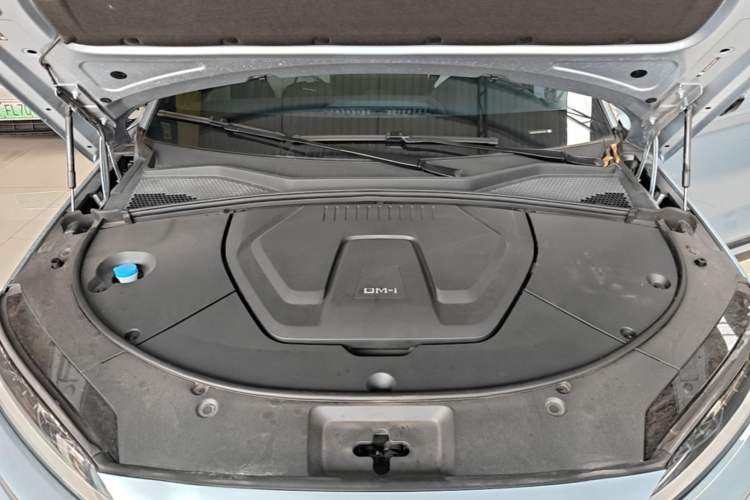 Used BYD Song PLUS New Energy 2023 Champion Edition DM-i 150KM Flagship PLUS 5G Engine Bay