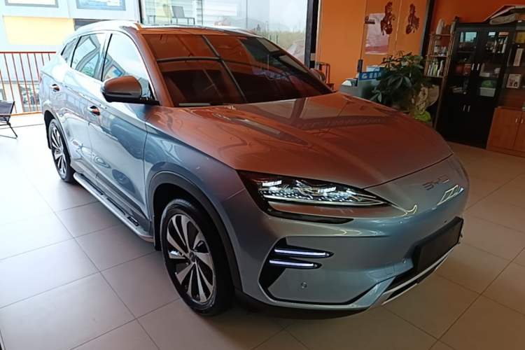 Used BYD Song PLUS New Energy 2023 Champion Edition EV 605KM Flagship PLUS Front Right 45 Deg