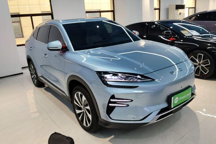 Used BYD Song PLUS New Energy 2023 Champion Edition EV 520KM Prestige Model Front Right 45 Deg