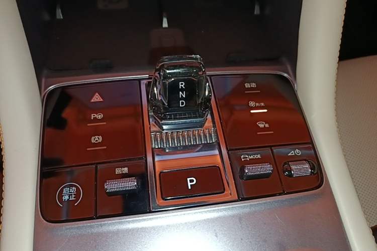 Used BYD Song PLUS New Energy 2023 Champion Edition EV 605KM Flagship PLUS Gear Lever