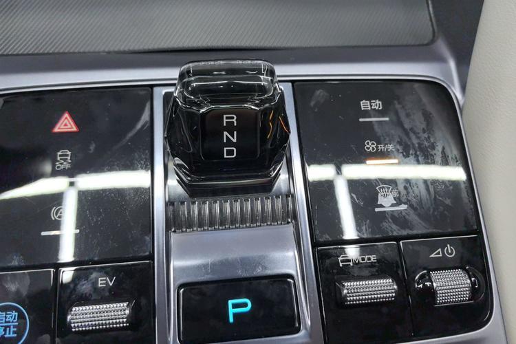 Used BYD Song PLUS New Energy 2023 Champion Edition DM-i 110KM Flagship PLUS Gear Lever
