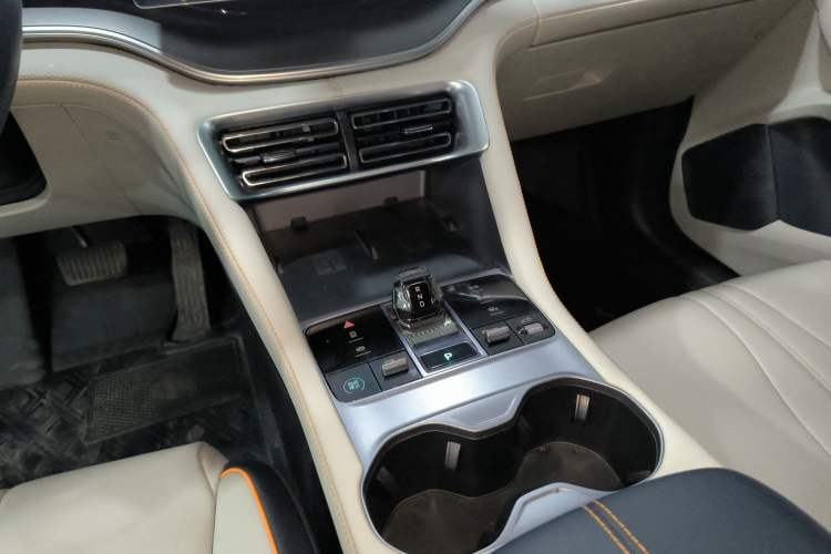 Used BYD Song PLUS New Energy 2023 Champion Edition EV 520KM Prestige Model Gear Lever