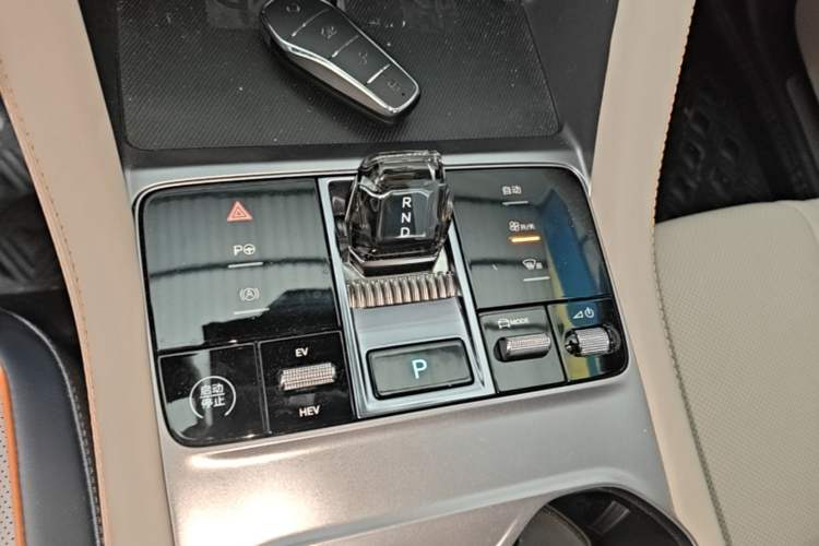 Used BYD Song PLUS New Energy 2023 Champion Edition DM-i 150KM Flagship PLUS 5G Gear Lever