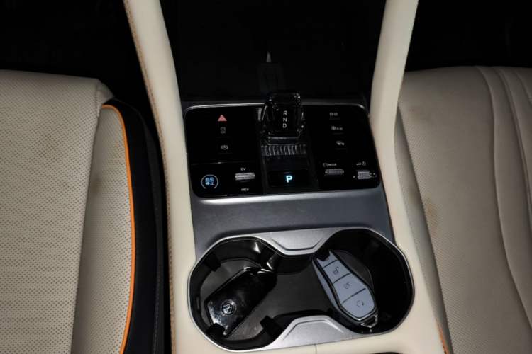 Used BYD Song PLUS New Energy 2023 Champion Edition DM-i 110KM Flagship PLUS Gear Lever
