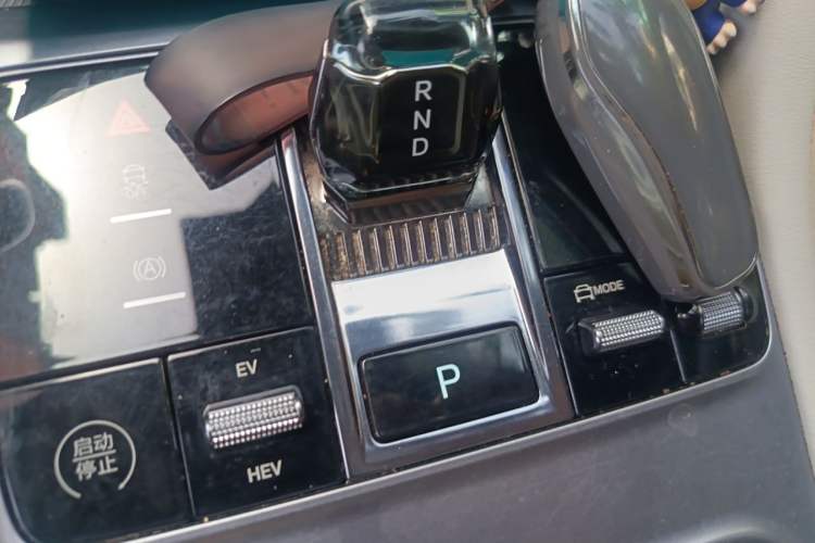 Used BYD Song PLUS New Energy 2023 Champion Edition DM-i 110KM Flagship PLUS Gear Lever