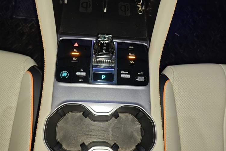 Used BYD Song PLUS New Energy 2023 Champion Edition DM-i 150KM Flagship PLUS Gear Lever