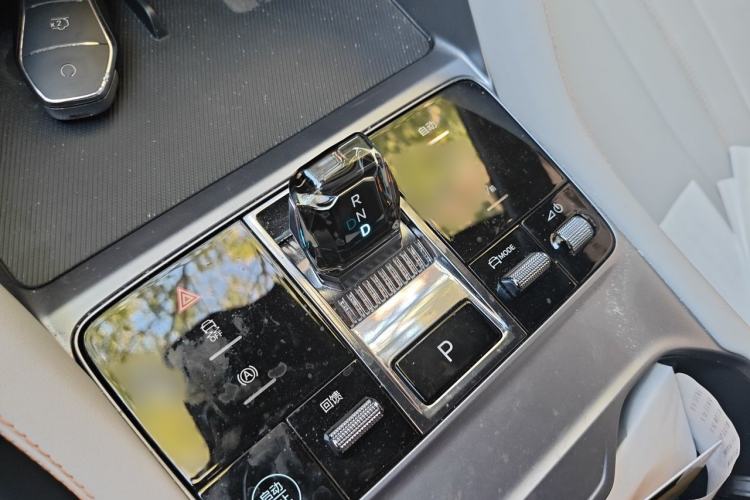 Used BYD Song PLUS New Energy 2023 Champion Edition EV 520KM Prestige Model Gear Lever