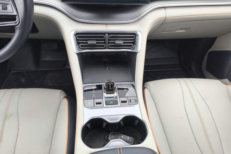 Used BYD Song PLUS New Energy 2023 Champion Edition DM-i 110KM Flagship Model Gear Lever