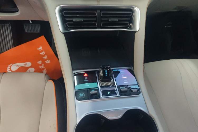 Used BYD Song PLUS New Energy 2023 Champion Edition EV 520KM Prestige Model Gear Lever