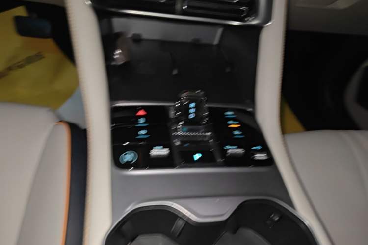 Used BYD Song PLUS New Energy 2023 Champion Edition EV 520KM Prestige Model Gear Lever