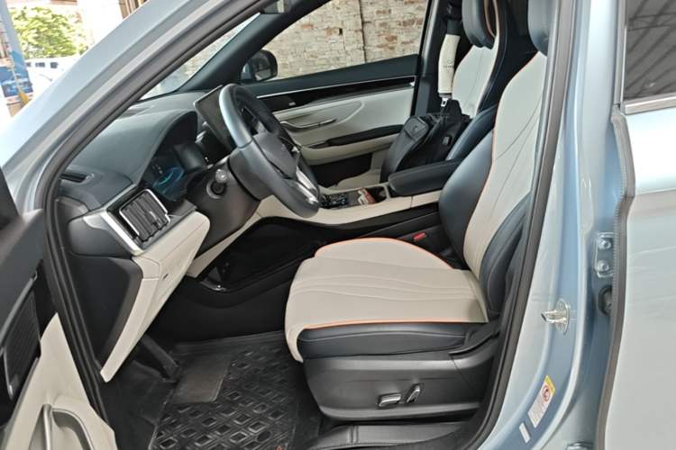 Used BYD Song PLUS New Energy 2023 Champion Edition DM-i 150KM Flagship PLUS 5G Left Front Seat