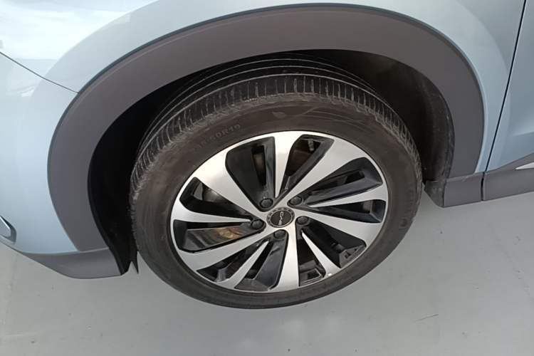 Used BYD Song PLUS New Energy 2023 Champion Edition DM-i 150KM Flagship PLUS Left Front Wheel Hub