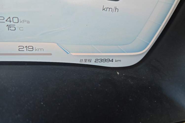 Used BYD Song PLUS New Energy 2023 Champion Edition EV 520KM Prestige Model Odometer Close Up