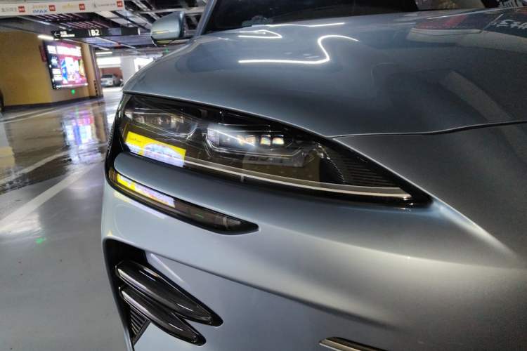 Used BYD Song PLUS New Energy 2023 Champion Edition DM-i 110KM Flagship PLUS Right Front Headlight
