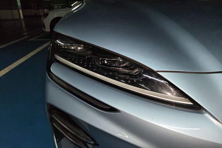 Used BYD Song PLUS New Energy 2023 Champion Edition DM-i 150KM Flagship PLUS Right Front Headlight