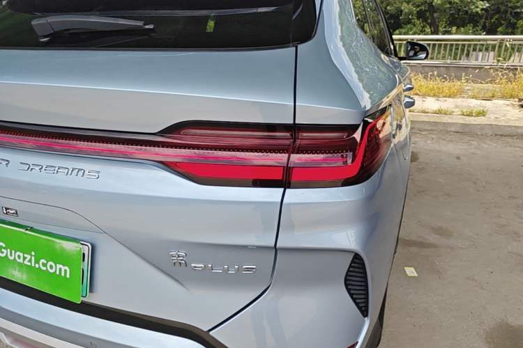 Used BYD Song PLUS New Energy 2023 Champion Edition EV 520KM Luxury Model Right Rear Taillight