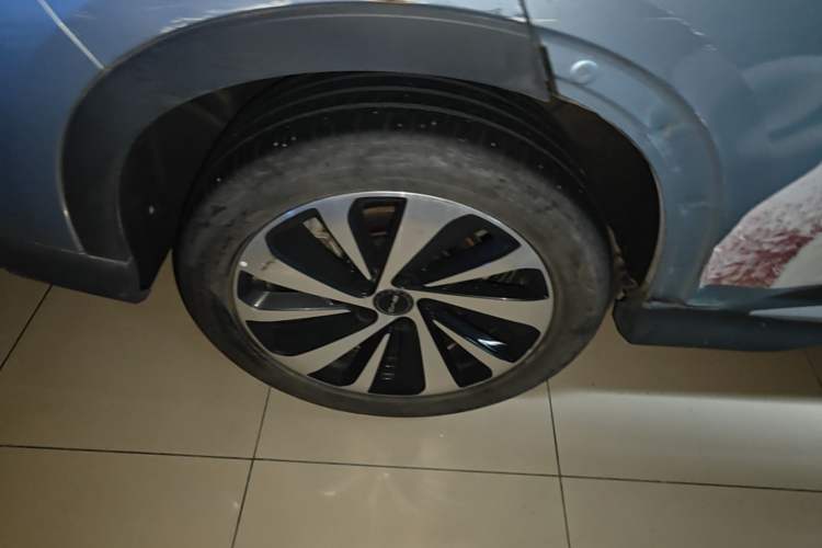 Used BYD Song PLUS New Energy 2023 Champion Edition DM-i 150KM Flagship PLUS Right Rear Wheel Hub