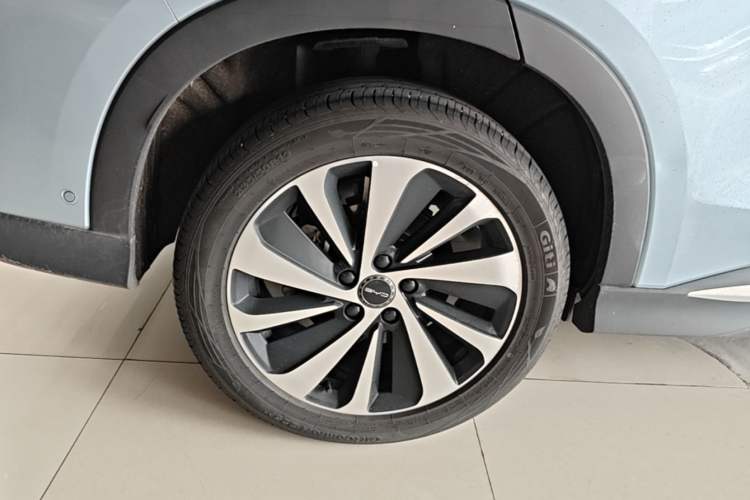 Used BYD Song PLUS New Energy 2023 Champion Edition DM-i 150KM Flagship PLUS 5G Right Rear Wheel Hub