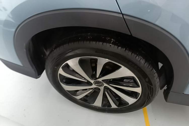 Used BYD Song PLUS New Energy 2023 Champion Edition DM-i 150KM Flagship PLUS Right Rear Wheel Hub