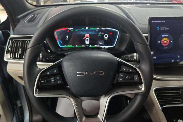 Used BYD Song PLUS New Energy 2023 Champion Edition DM-i 110KM Flagship PLUS Steering Wheel