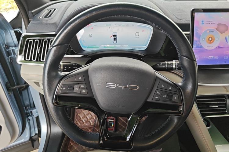Used BYD Song PLUS New Energy 2023 Champion Edition EV 520KM Luxury Model Steering Wheel