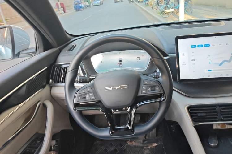 Used BYD Song PLUS New Energy 2023 Champion Edition EV 520KM Prestige Model Steering Wheel