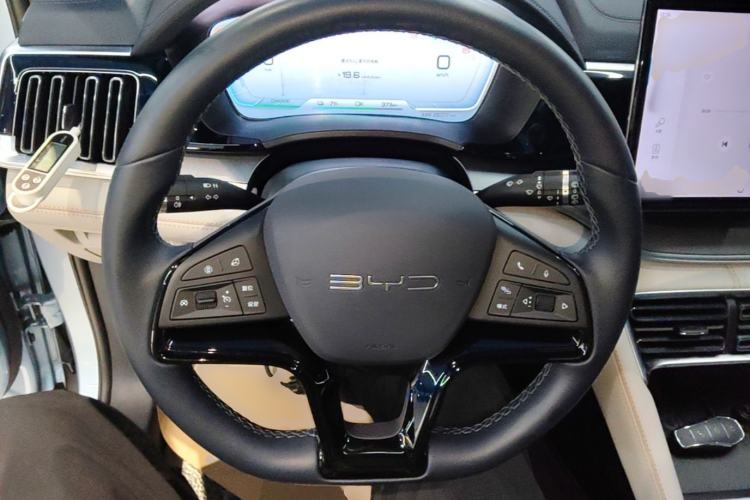 Used BYD Song PLUS New Energy 2023 Champion Edition EV 520KM Prestige Model Steering Wheel