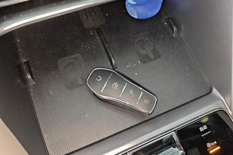 Used BYD Song PLUS New Energy 2023 Champion Edition DM-i 150KM Flagship PLUS 5G Vehicle Key