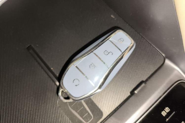Used BYD Song PLUS New Energy 2023 Champion Edition DM-i 110KM Flagship PLUS Vehicle Key