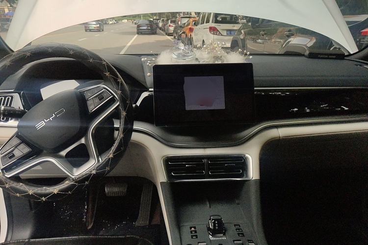 Used BYD Song PLUS New Energy 2023 Champion Edition DM-i 110KM Flagship PLUS Center Console