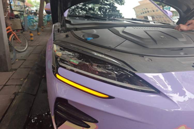 Used BYD Song PLUS New Energy 2023 Champion Edition EV 520KM Flagship Model Right Front Headlight