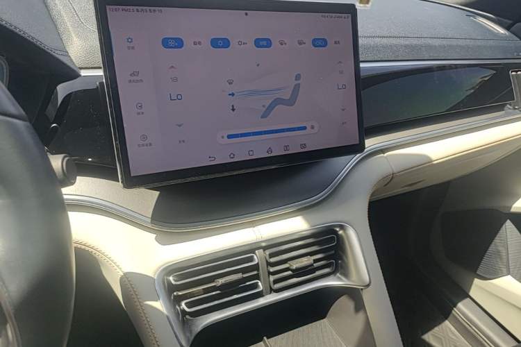 Used BYD Song PLUS New Energy 2023 Champion Edition DM-i 110KM Flagship PLUS Audio And AC Panel