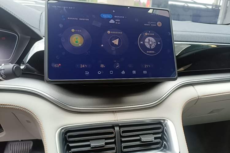 Used BYD Song PLUS New Energy 2023 Champion Edition DM-i 150KM Flagship PLUS Audio And AC Panel