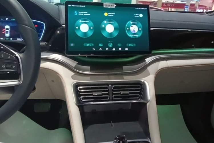 Used BYD Song PLUS New Energy 2023 Champion Edition DM-i 110KM Flagship PLUS Audio And AC Panel