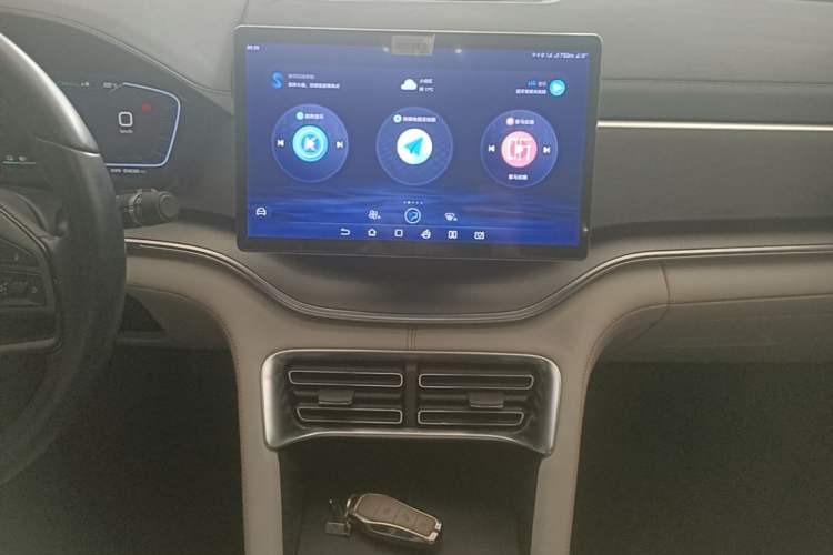 Used BYD Song PLUS New Energy 2023 Champion Edition EV 520KM Luxury Model Audio And AC Panel