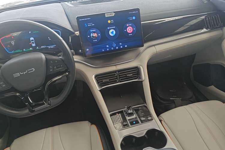 Used BYD Song PLUS New Energy 2023 Champion Edition DM-i 110KM Flagship Model Audio And AC Panel