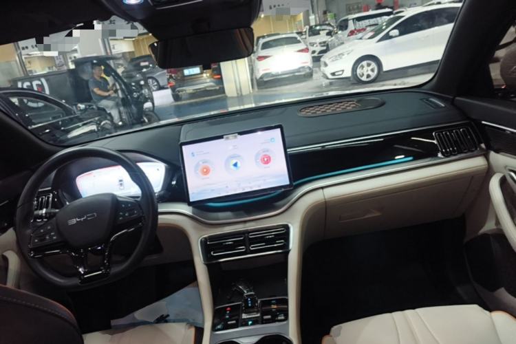 Used BYD Song PLUS New Energy 2023 Champion Edition EV 520KM Prestige Model Center Console