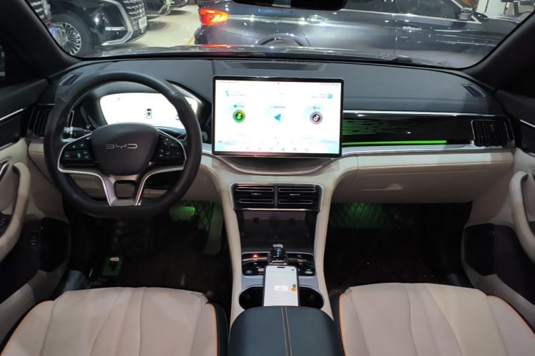 Used BYD Song PLUS New Energy 2023 Champion Edition EV 605KM Flagship PLUS Center Console