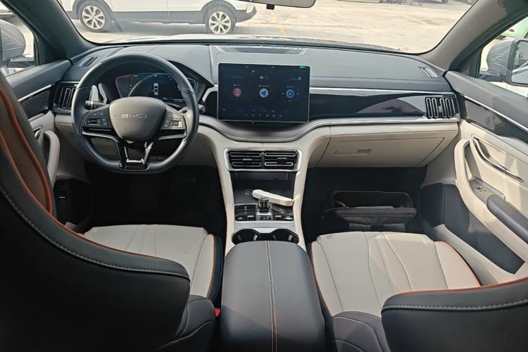 Used BYD Song PLUS New Energy 2023 Champion Edition EV 520KM Prestige Model Center Console