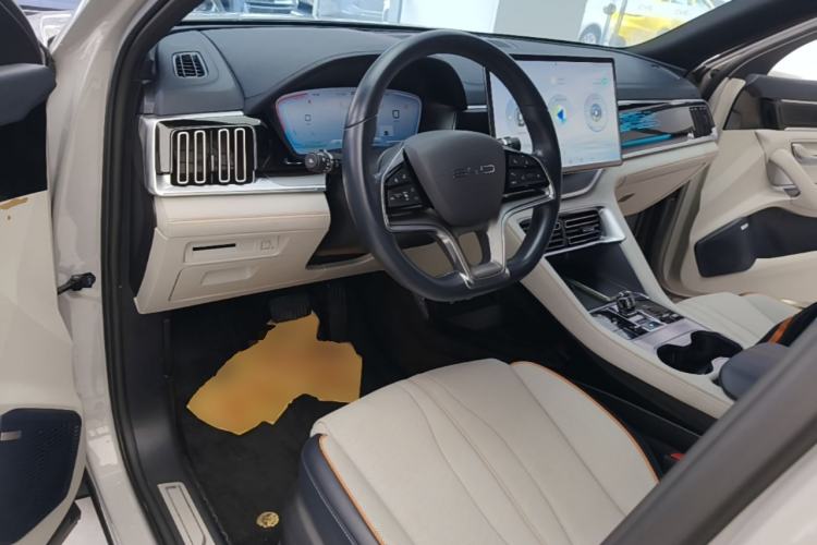 Used BYD Song PLUS New Energy 2023 Champion Edition EV 605KM Flagship PLUS Center Console