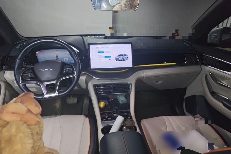 Used BYD Song PLUS New Energy 2023 Champion Edition DM-i 110KM Flagship PLUS Center Console