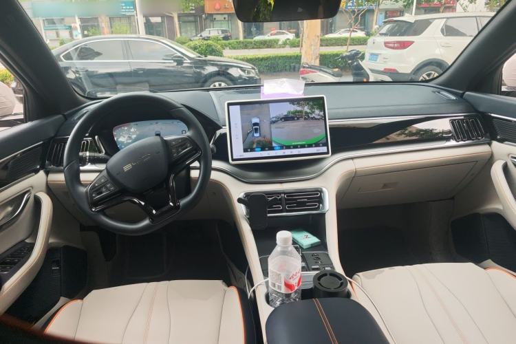 Used BYD Song PLUS New Energy 2023 Champion Edition DM-i 110KM Flagship Model Center Console